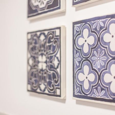 Tm Aparts Dortmund Exteriér fotografie Azulejos in the interior of the hotel