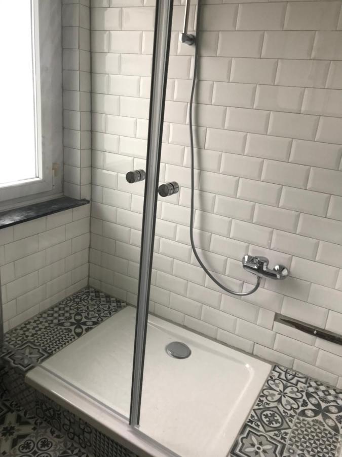 Tm Aparts Dortmund Exteriér fotografie A shower