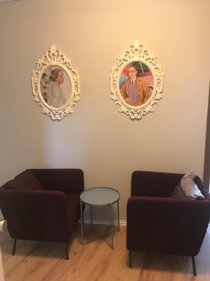 Tm Aparts Dortmund Exteriér fotografie The interior of the waiting room at the clinic